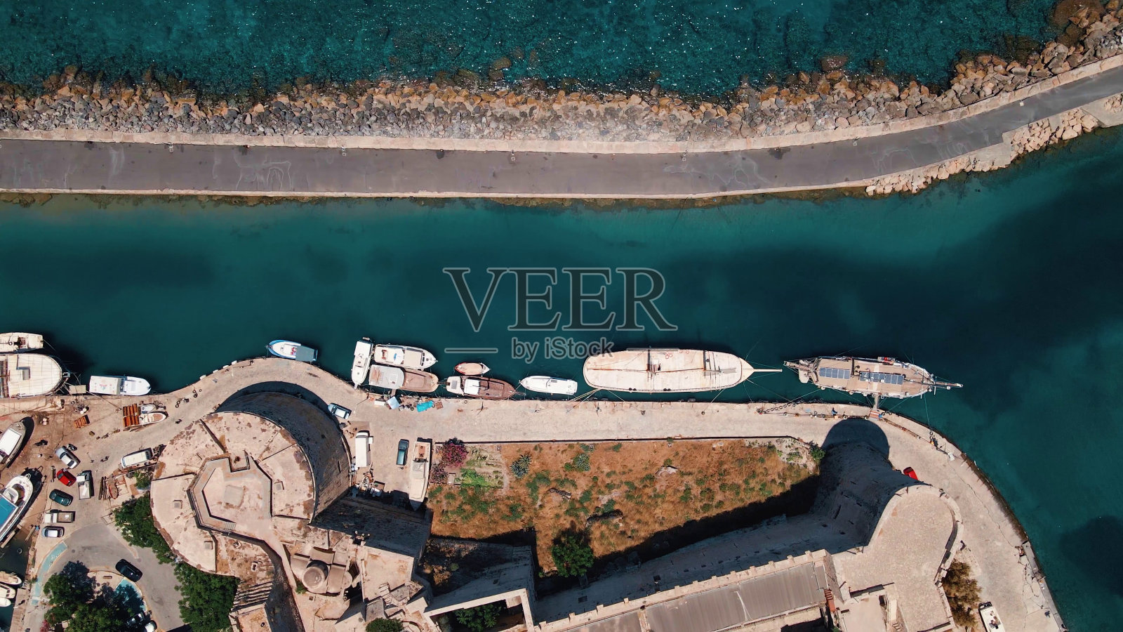 北塞浦路斯Kyrenia的旧港口照片摄影图片