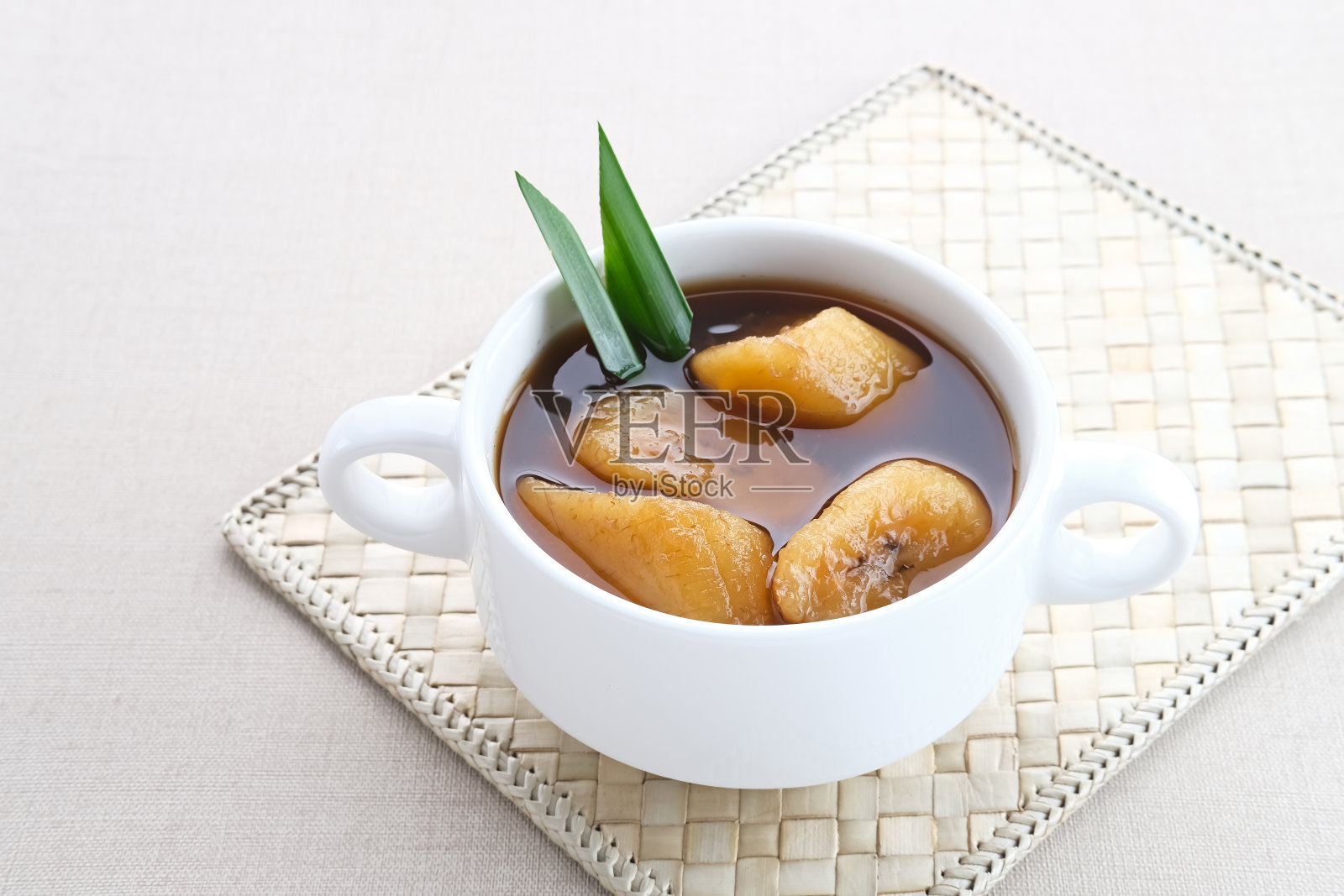 比桑是印尼传统的香蕉甜点照片摄影图片