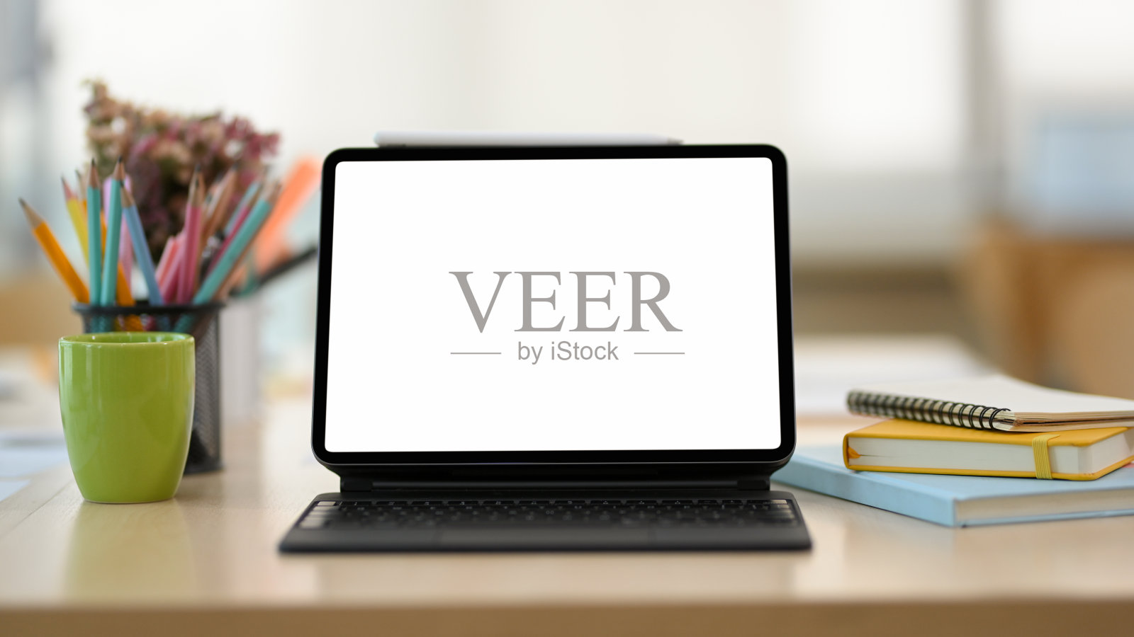 特写图像，研究表或青少年工作与便携式平板电脑照片摄影图片