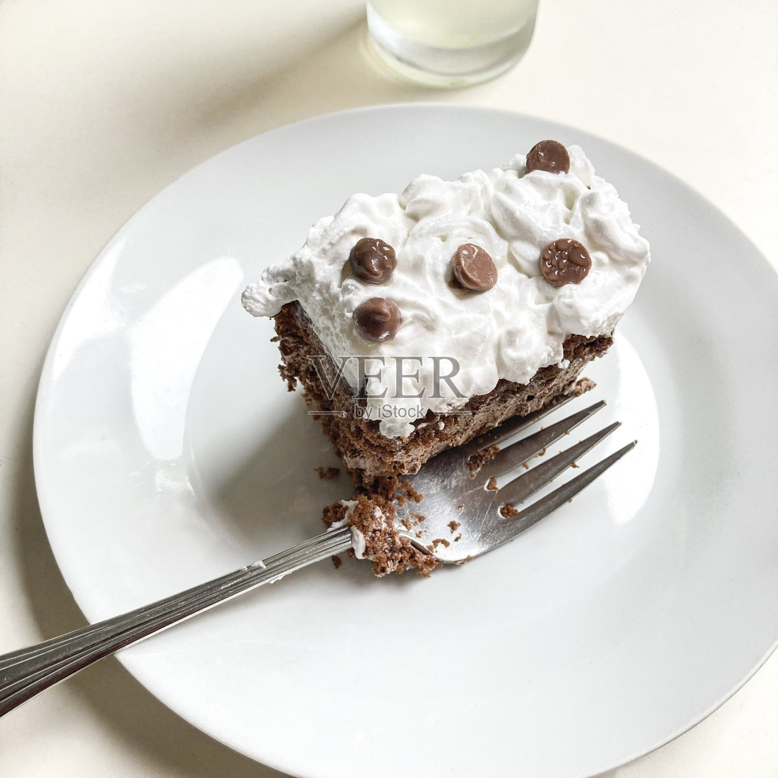 一块可以吃的美味蛋糕照片摄影图片