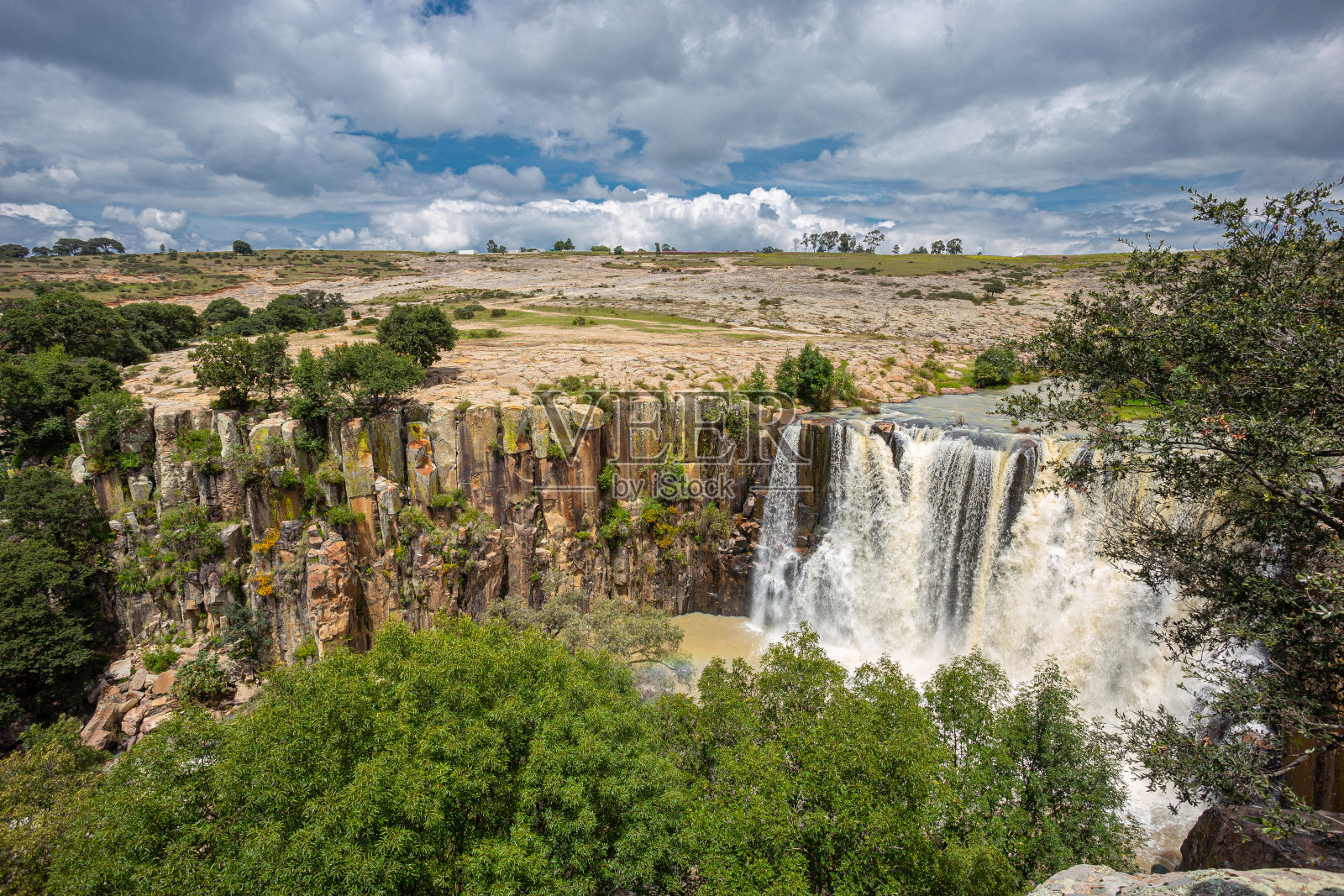阿库尔科受孕瀑布的全景。照片摄影图片