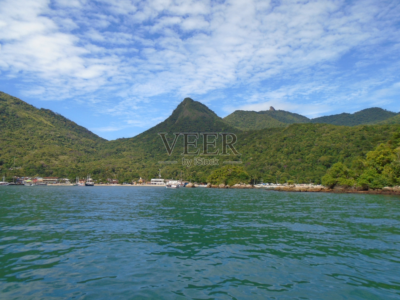 大西洋中的一个岛屿，位于巴西安格拉多斯雷斯照片摄影图片