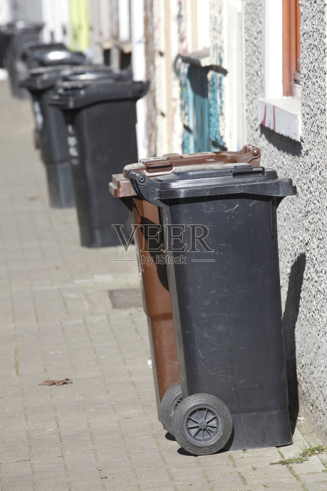 剩余物垃圾桶，回收箱，站在街上，德国照片摄影图片