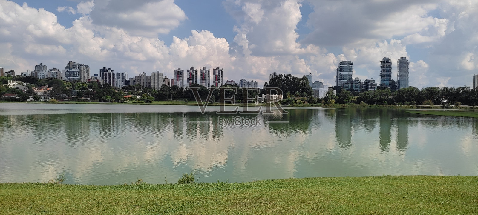 反映在Barigui照片摄影图片