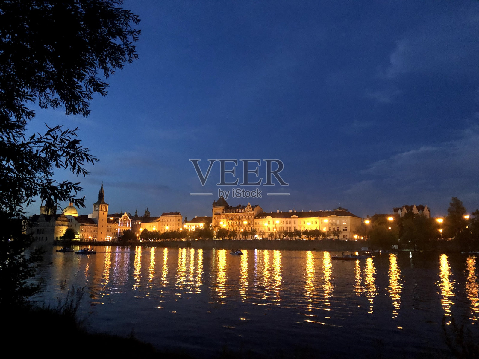 晚上在布拉格照片摄影图片