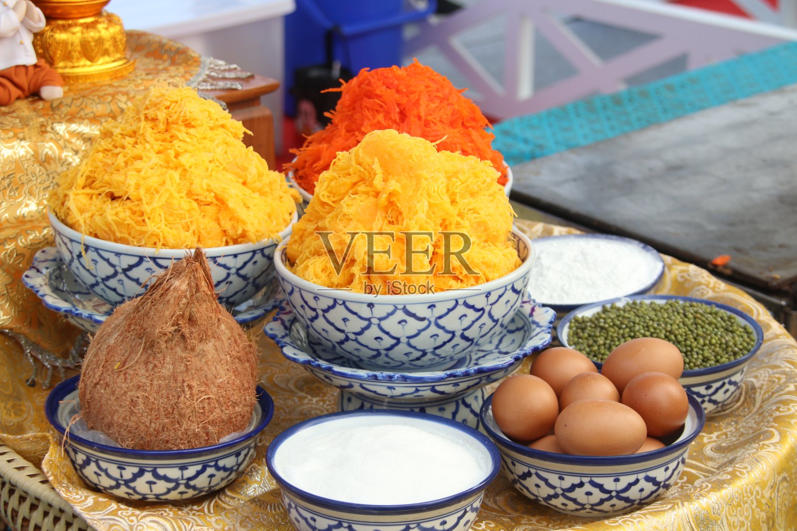 泰式酥脆可丽饼的配料。照片摄影图片