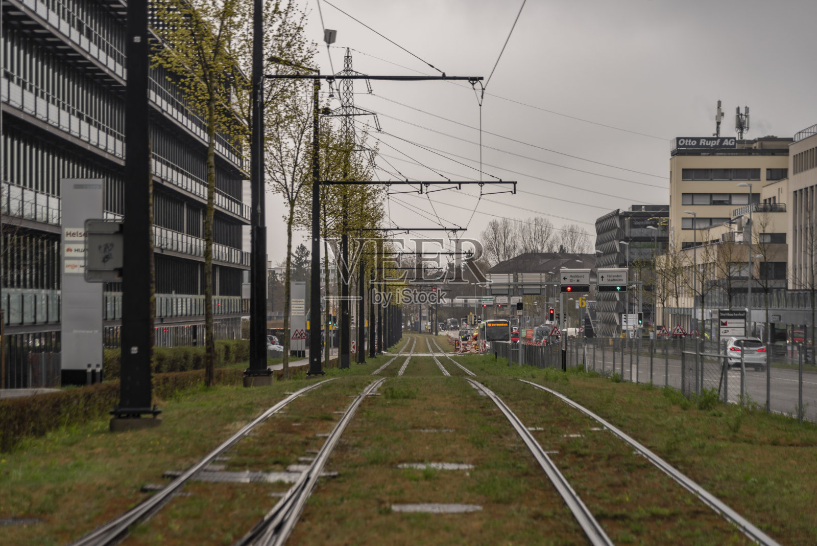 2022年上午苏黎世主站HB附近的蓝色有轨电车04 01照片摄影图片