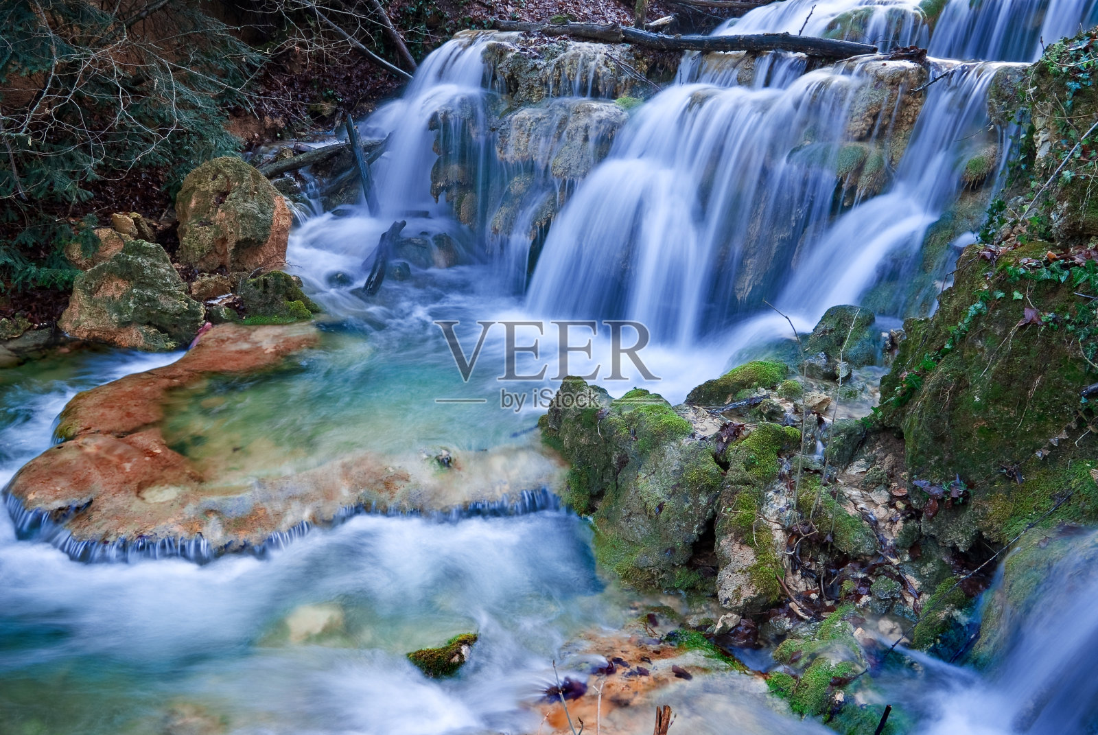 峡谷中的山河照片摄影图片