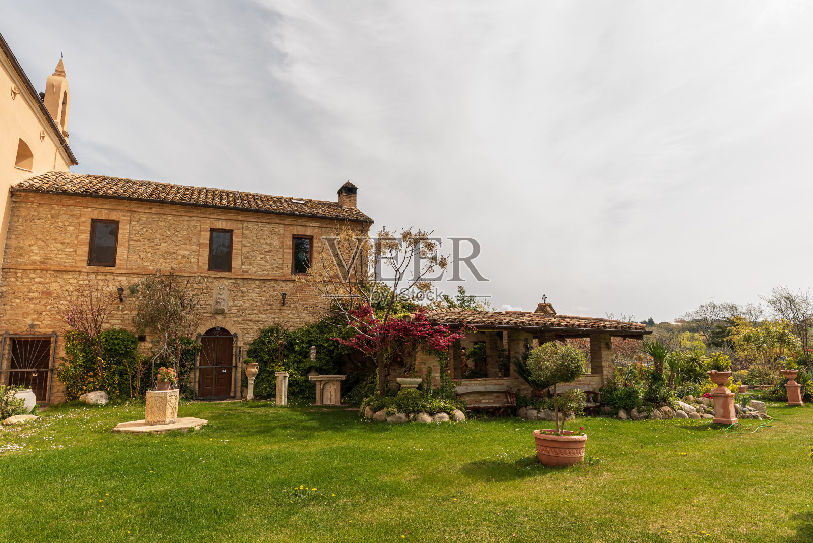 蒙忒弥斯，阿斯科利·皮切诺。圣母玛利亚的避难所。照片摄影图片