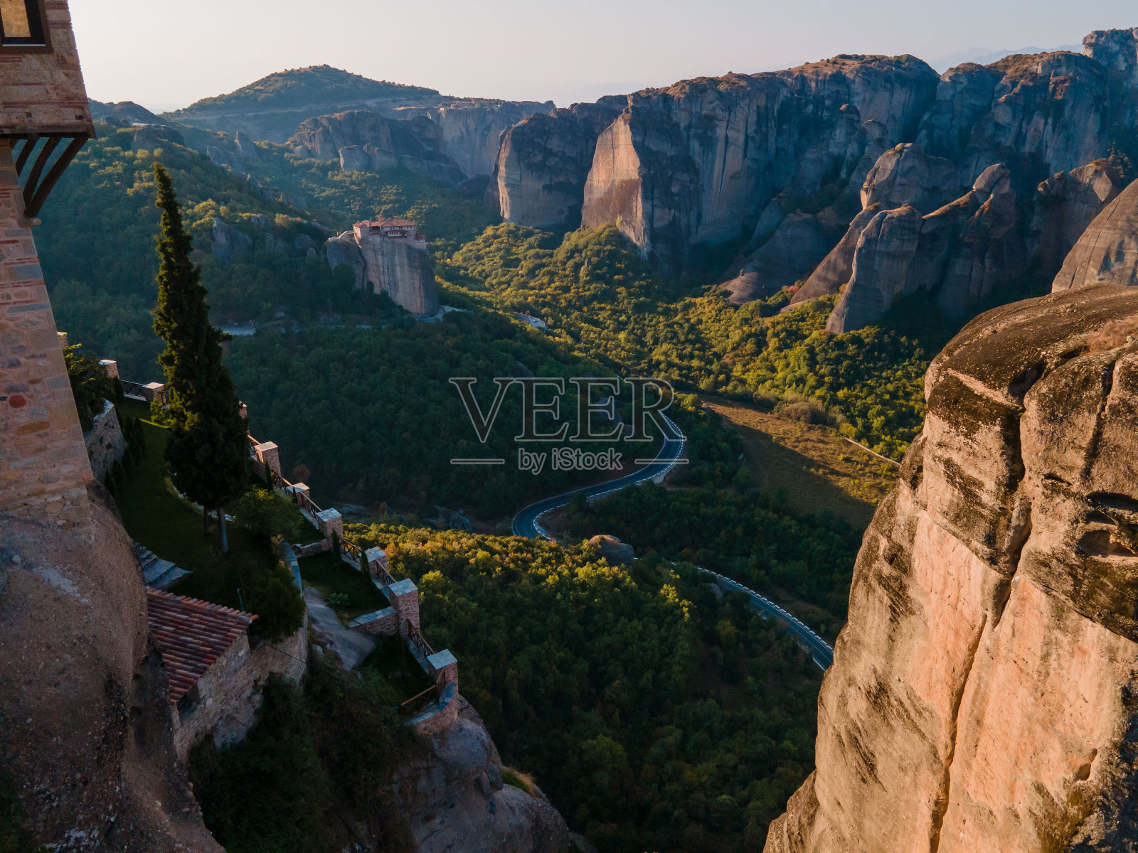 迈泰奥拉修道院鸟瞰图希腊色萨利山照片摄影图片