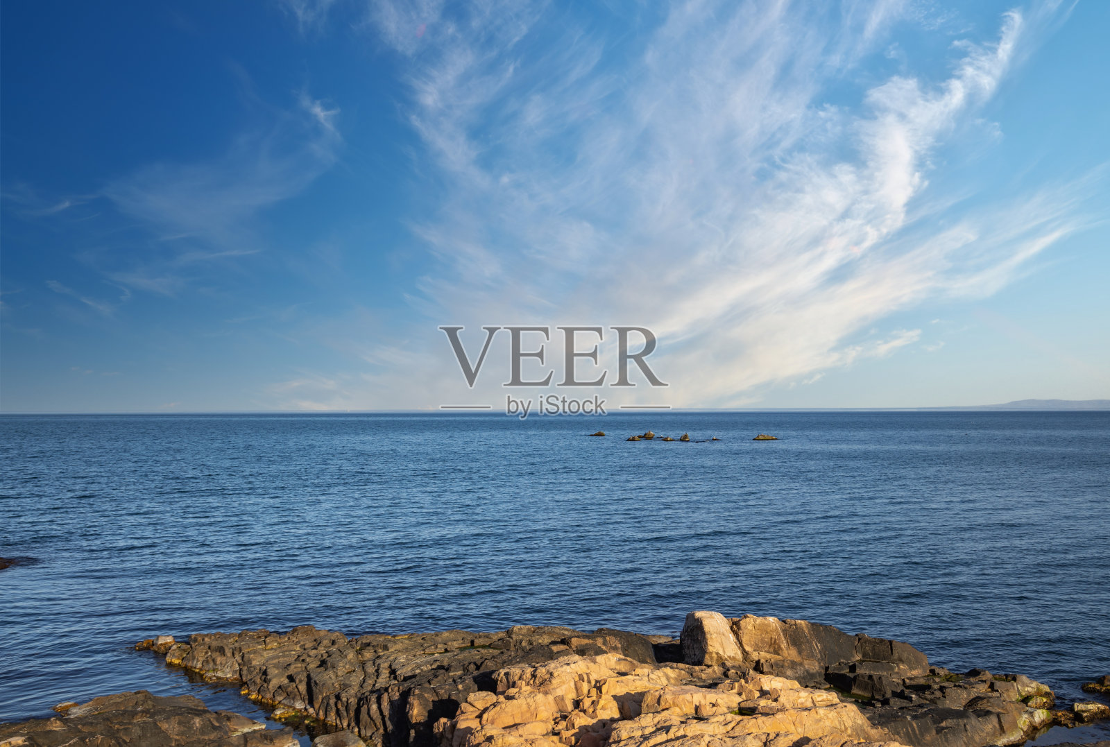 保加利亚的风景，黑海和日落时的石头照片摄影图片