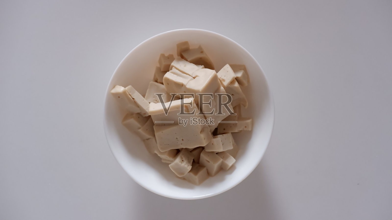 白底豆腐碗照片摄影图片