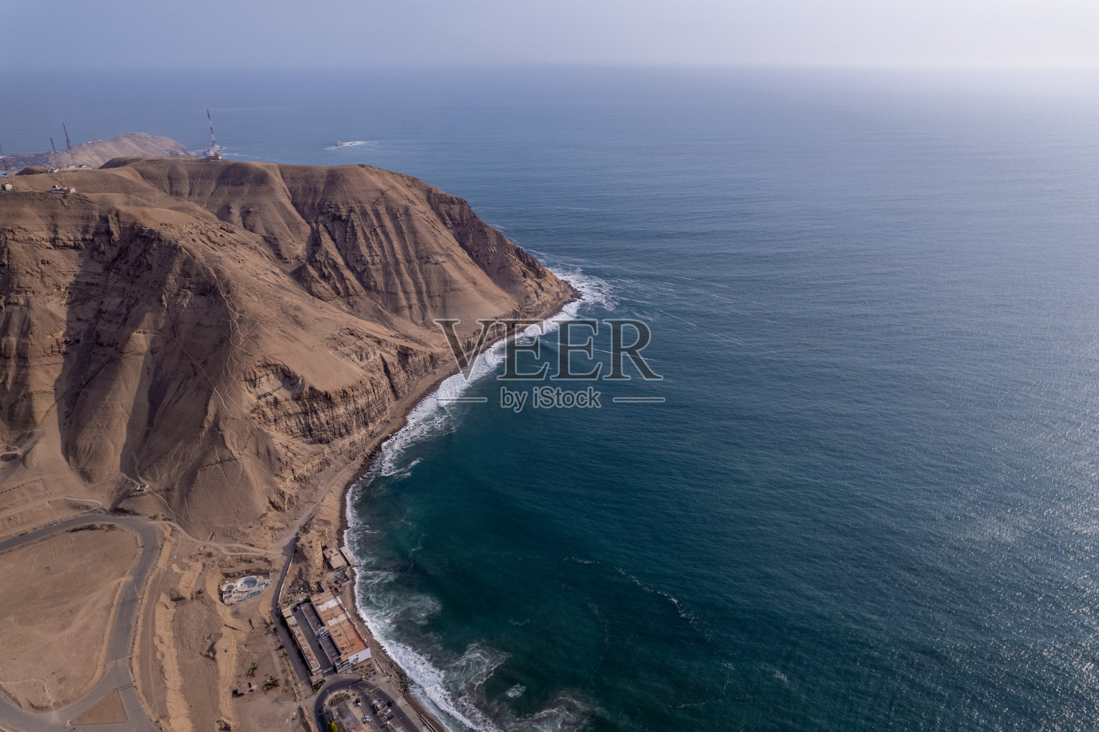 利马Chorrillos木板路的鸟瞰图。照片摄影图片