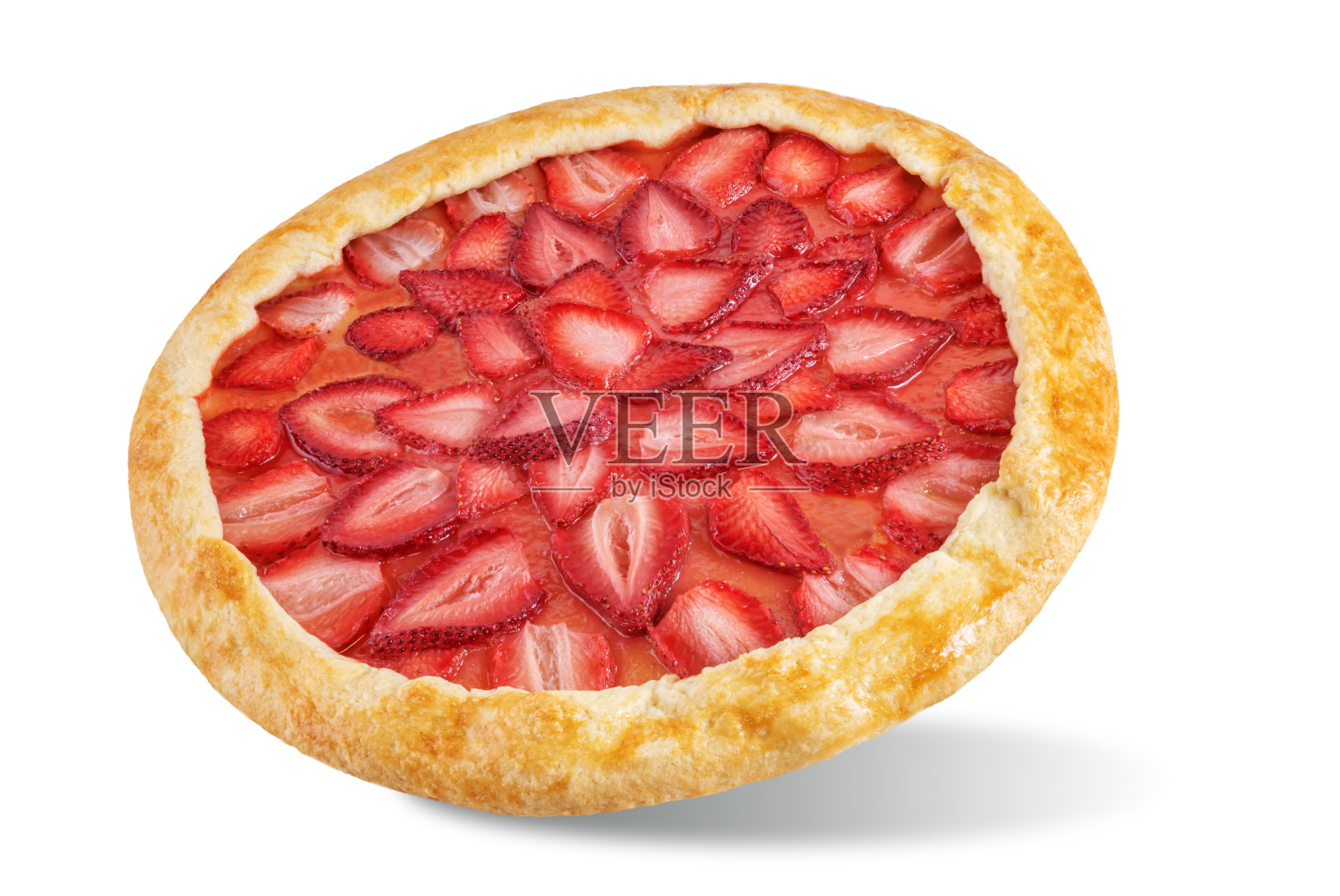 草莓galette在一个白色孤立的背景照片摄影图片