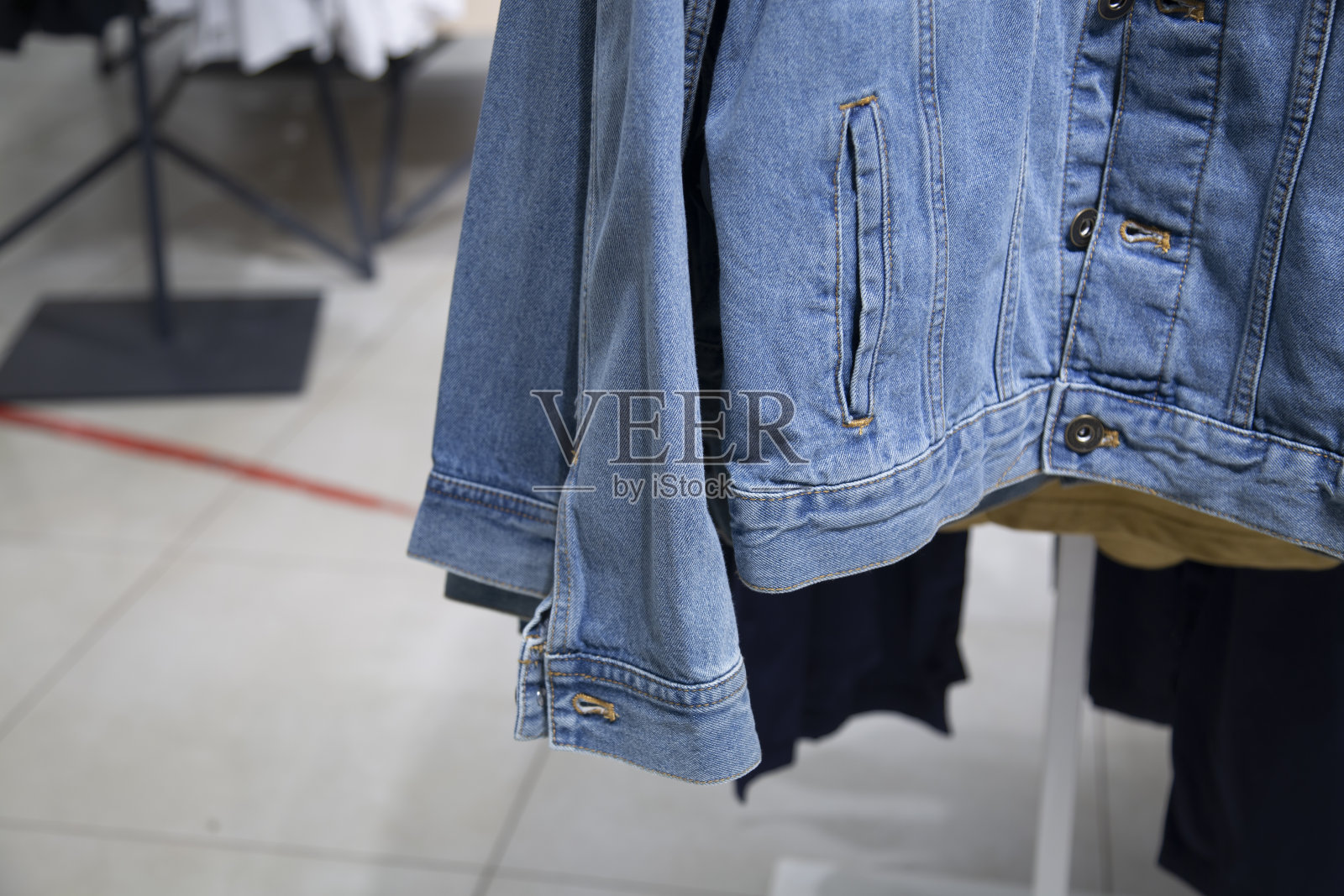 卖牛仔裤产品的商店照片摄影图片