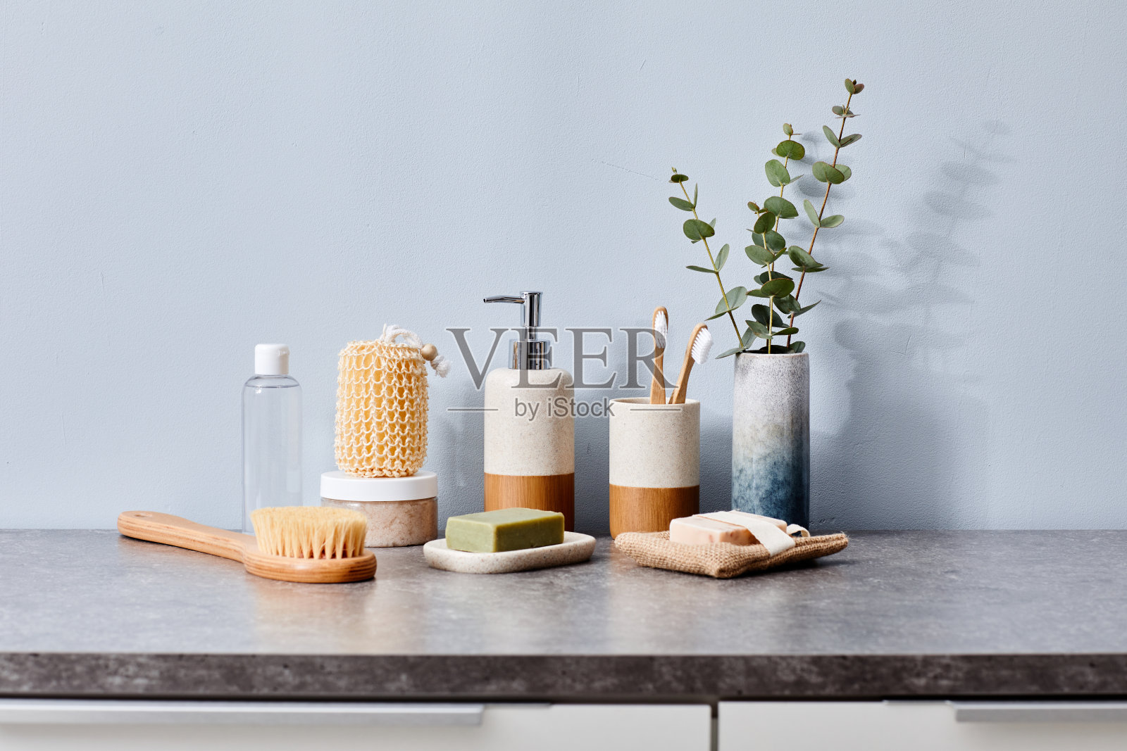 浴室里的女性梳妆台照片摄影图片