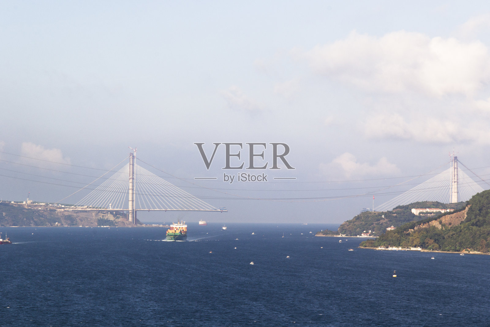 城市伊斯坦布尔。萨的地方。博斯普鲁斯海峡的景色照片摄影图片