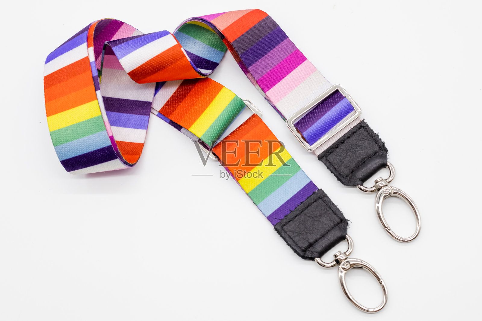 五颜六色的皮带为所有类型的钱包或手包。时尚女性的配件。五彩缤纷的妇女的手袋。银硬件。本空间照片摄影图片