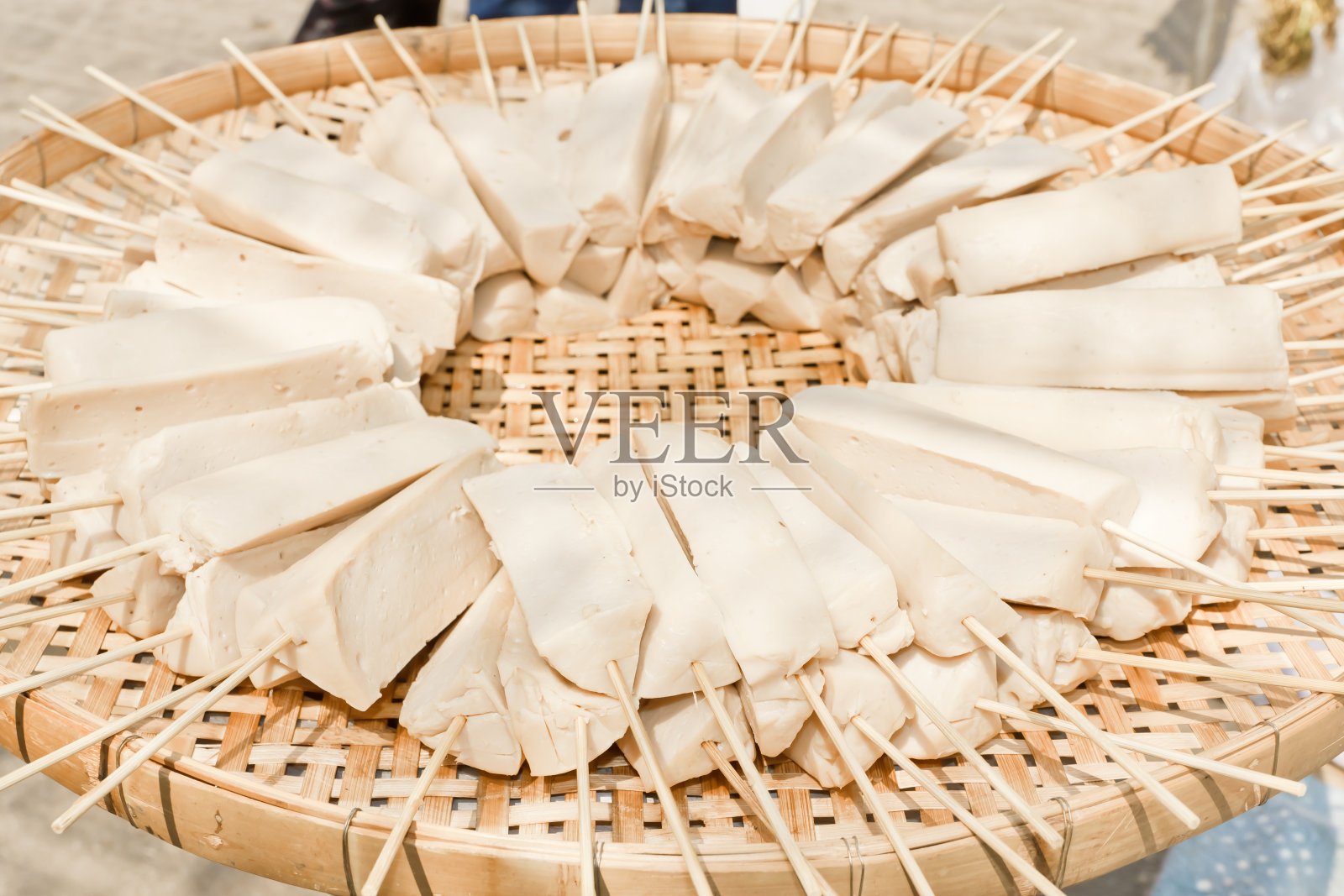 我们叫它白猪肉香肠。照片摄影图片