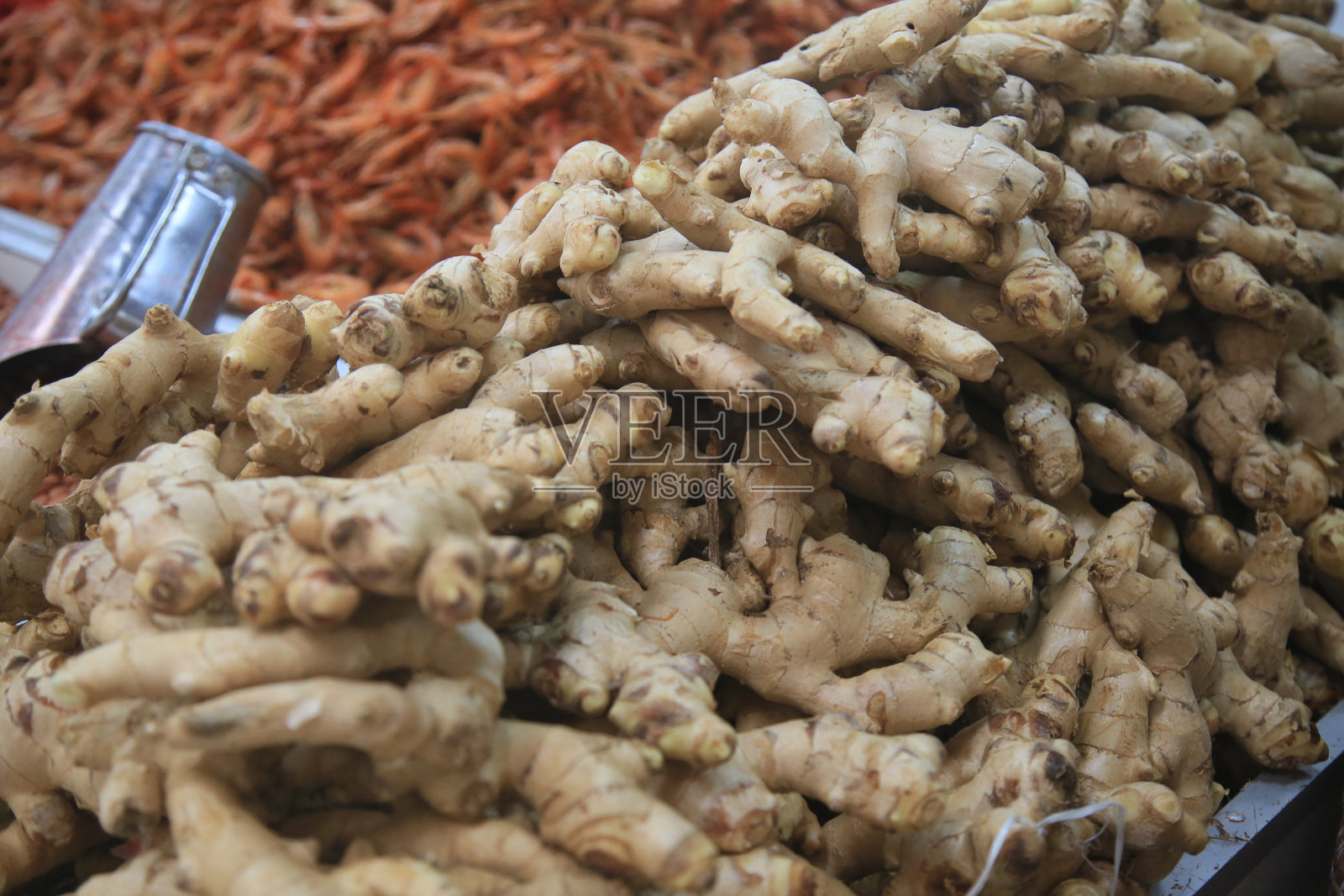 集市上出售姜照片摄影图片