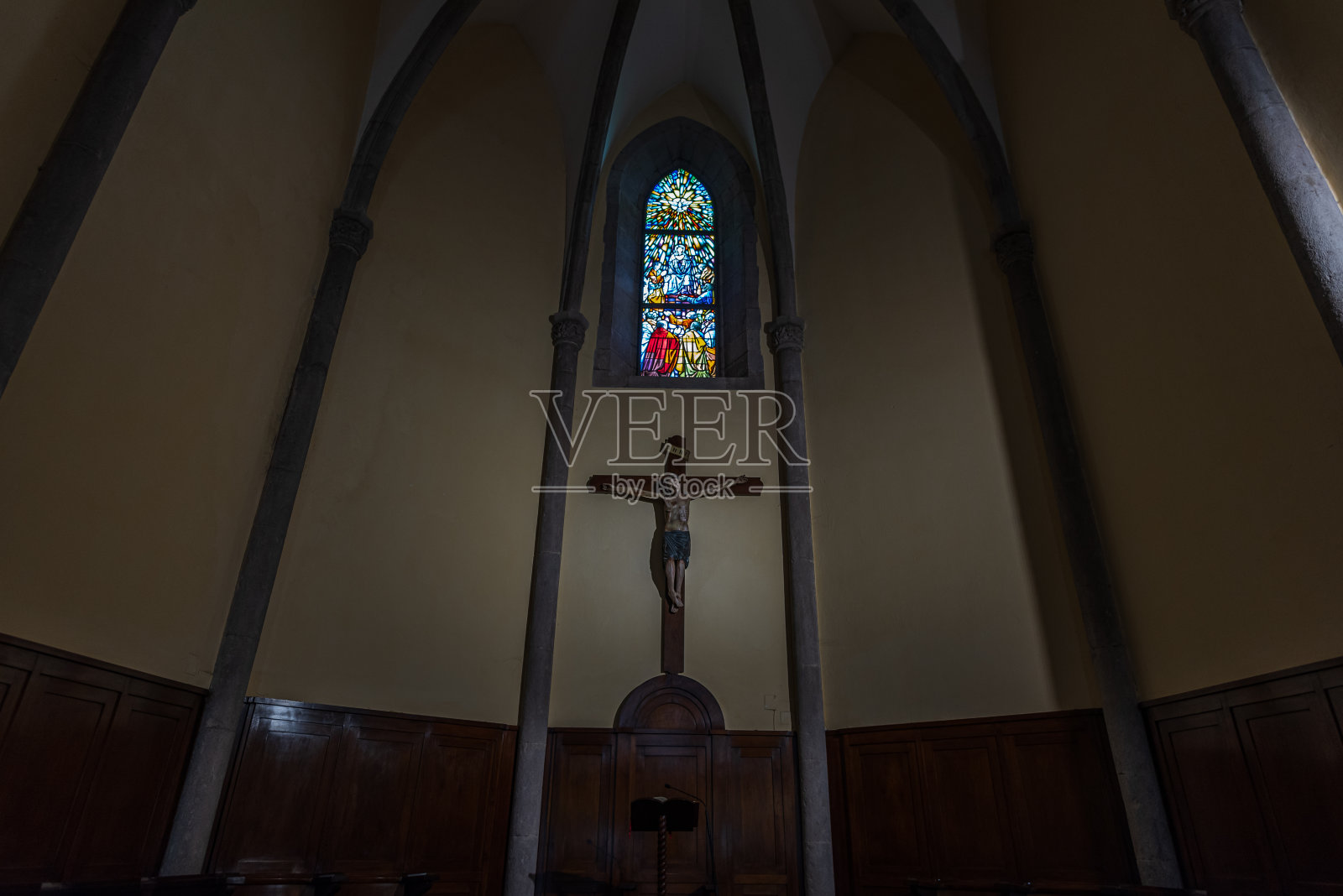 Roccamonfina,一群低等。拉脱维亚圣母像的避难所。照片摄影图片