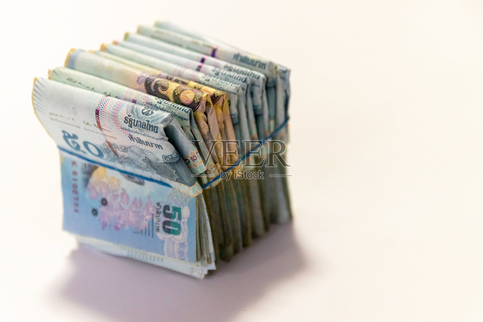 50泰铢纸币。泰铢是泰国的官方货币照片摄影图片