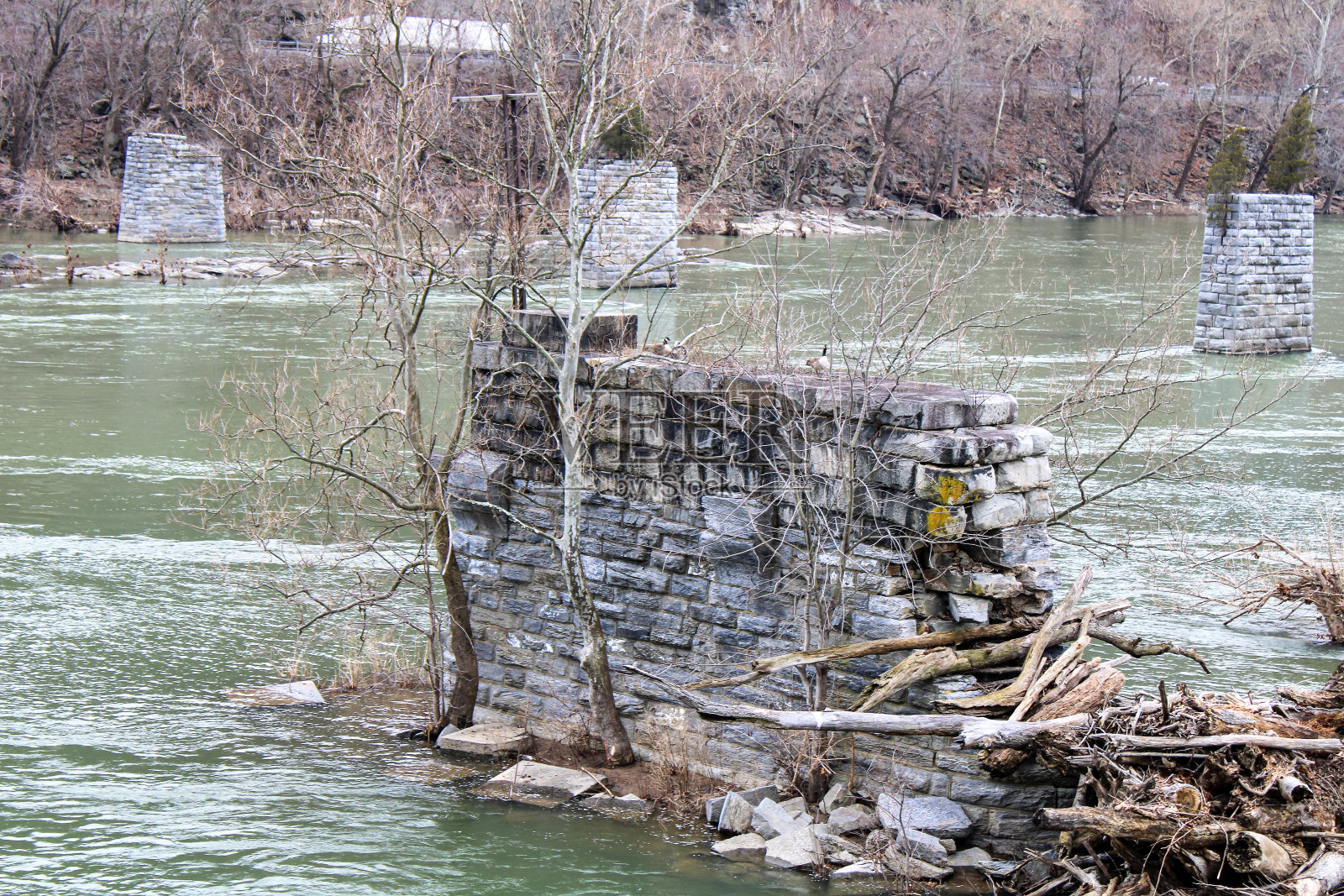 哈珀斯渡口周围的景观照片摄影图片