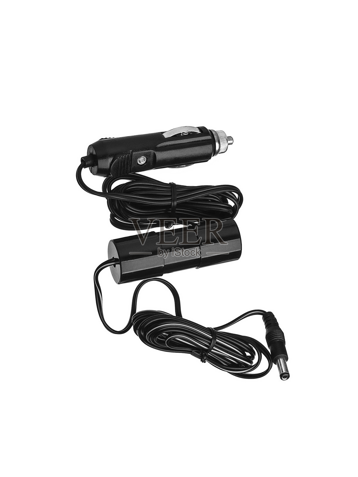 汽车充电器适用于各种设备。汽车点烟器为电子设备充电的适配器转换器。在白色背景上隔离。照片摄影图片