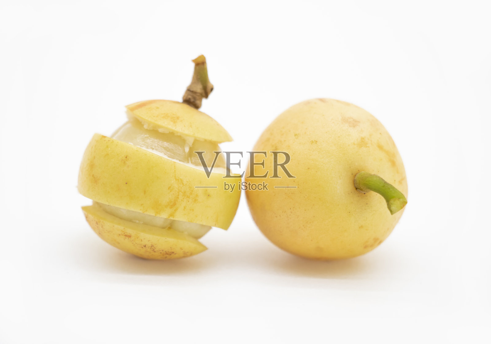 切片和整个bacacaurea motleyana孤立在白色背景照片摄影图片