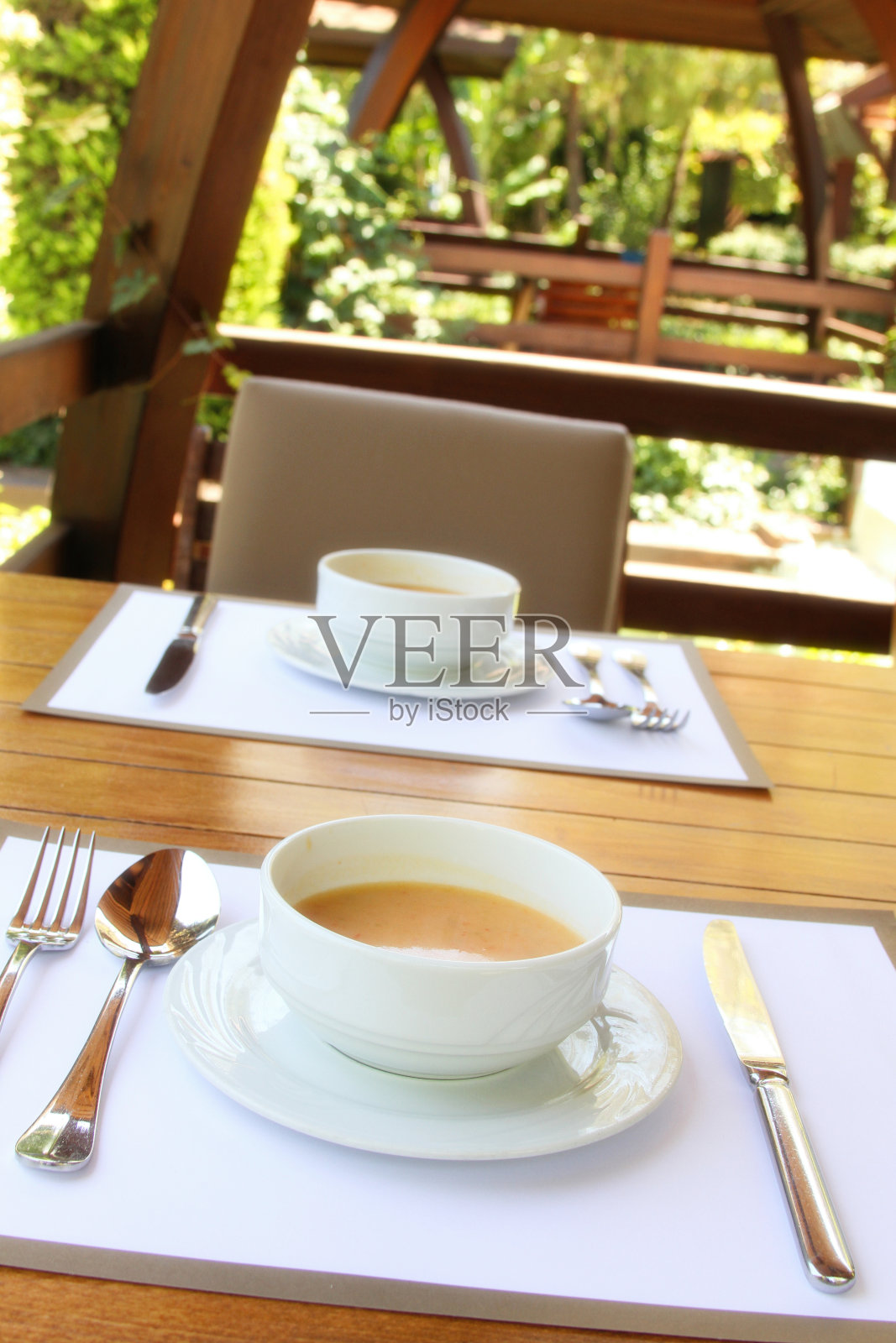 两碗汤照片摄影图片