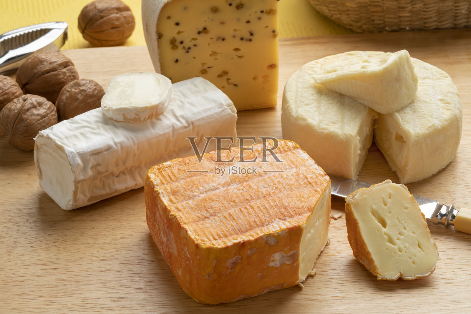 芝士拼盘与法国和比利时芝士接近照片摄影图片