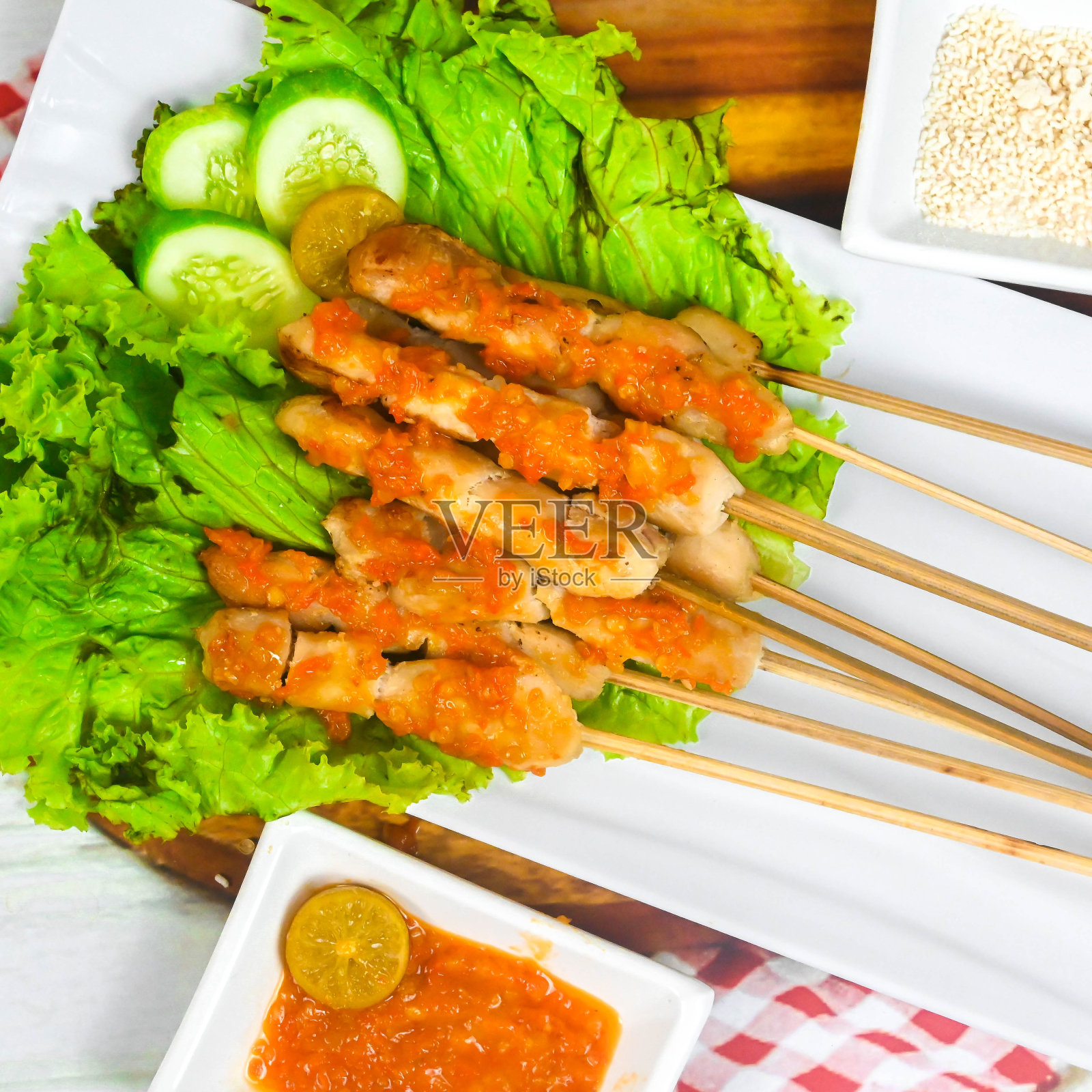 鸡肉沙爹照片摄影图片