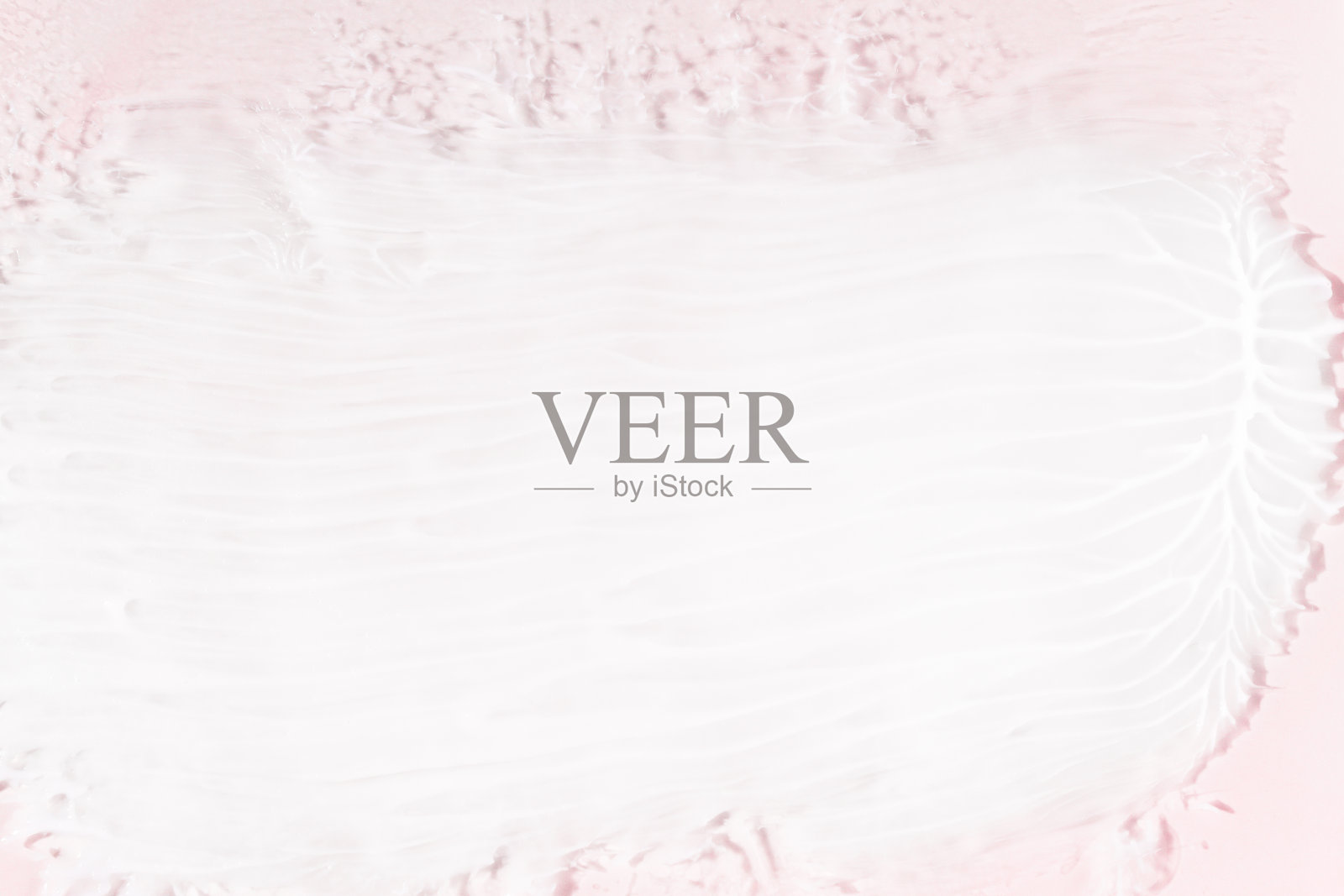 涂白色奶油淡粉色的背景，俯视图纹理。身体护理的润肤霜。照片摄影图片