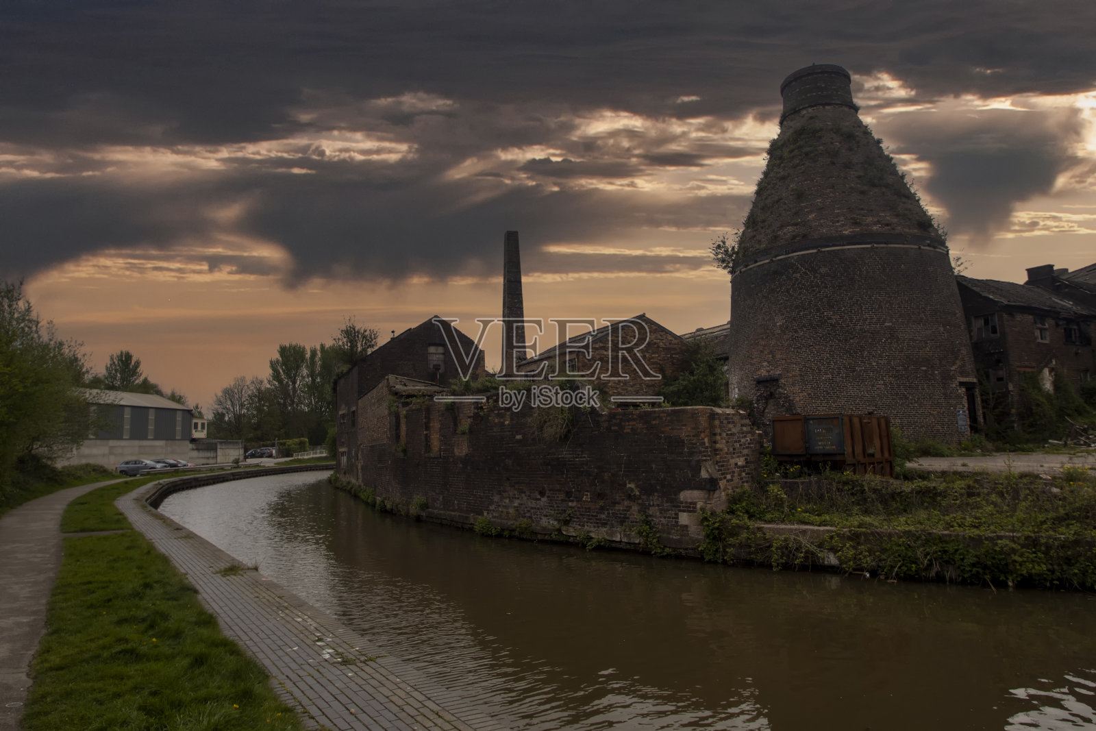 英国斯塔福德郡斯托克Burslem地区的废弃工厂照片摄影图片