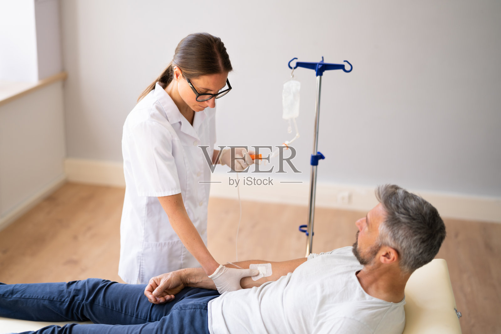 维生素疗法静脉滴注照片摄影图片