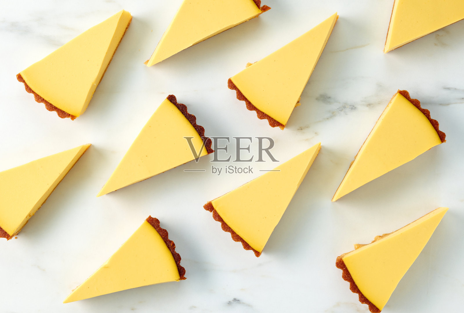 新鲜的芒果蛋糕照片摄影图片