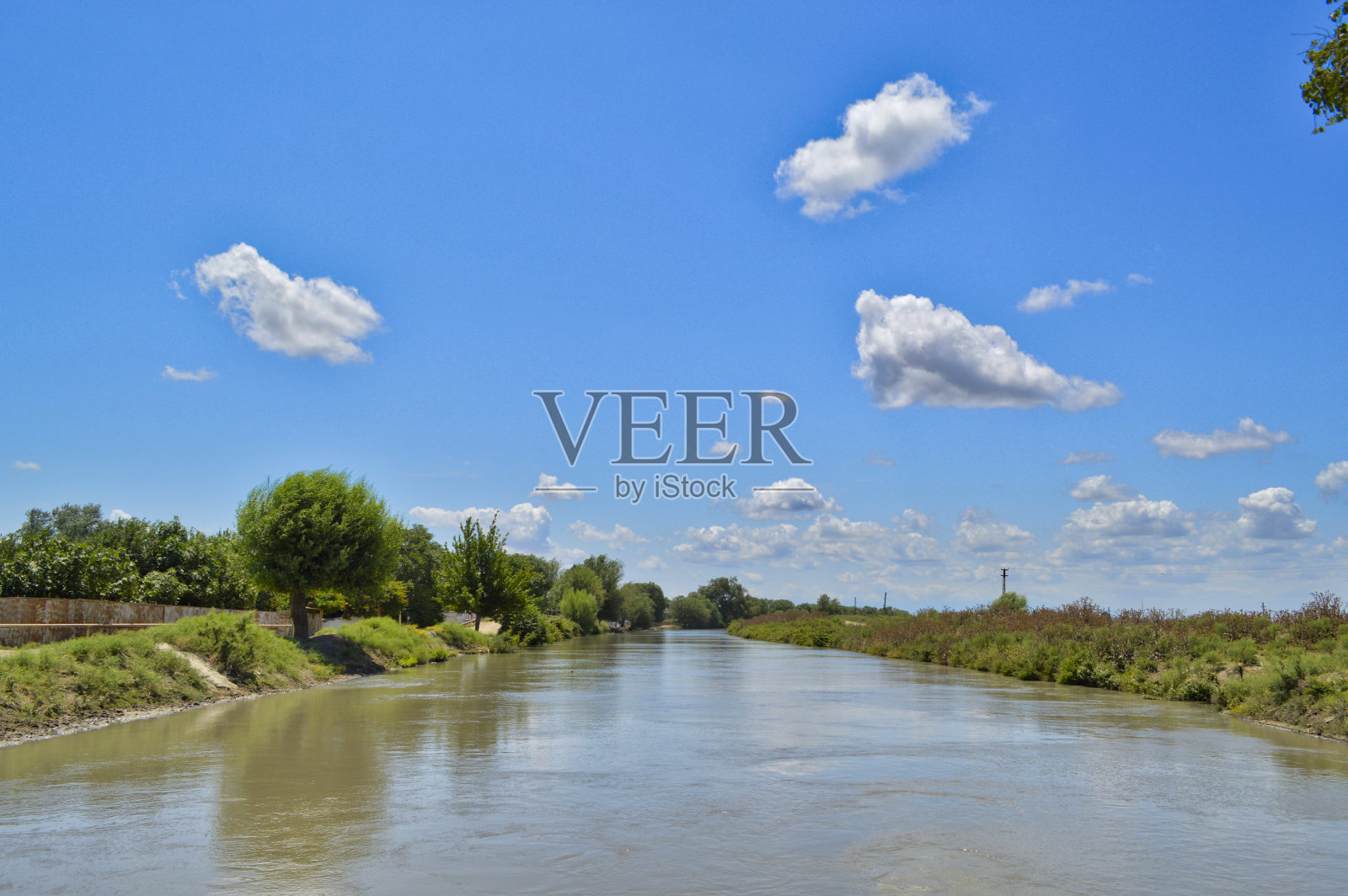 云和库尔河照片摄影图片