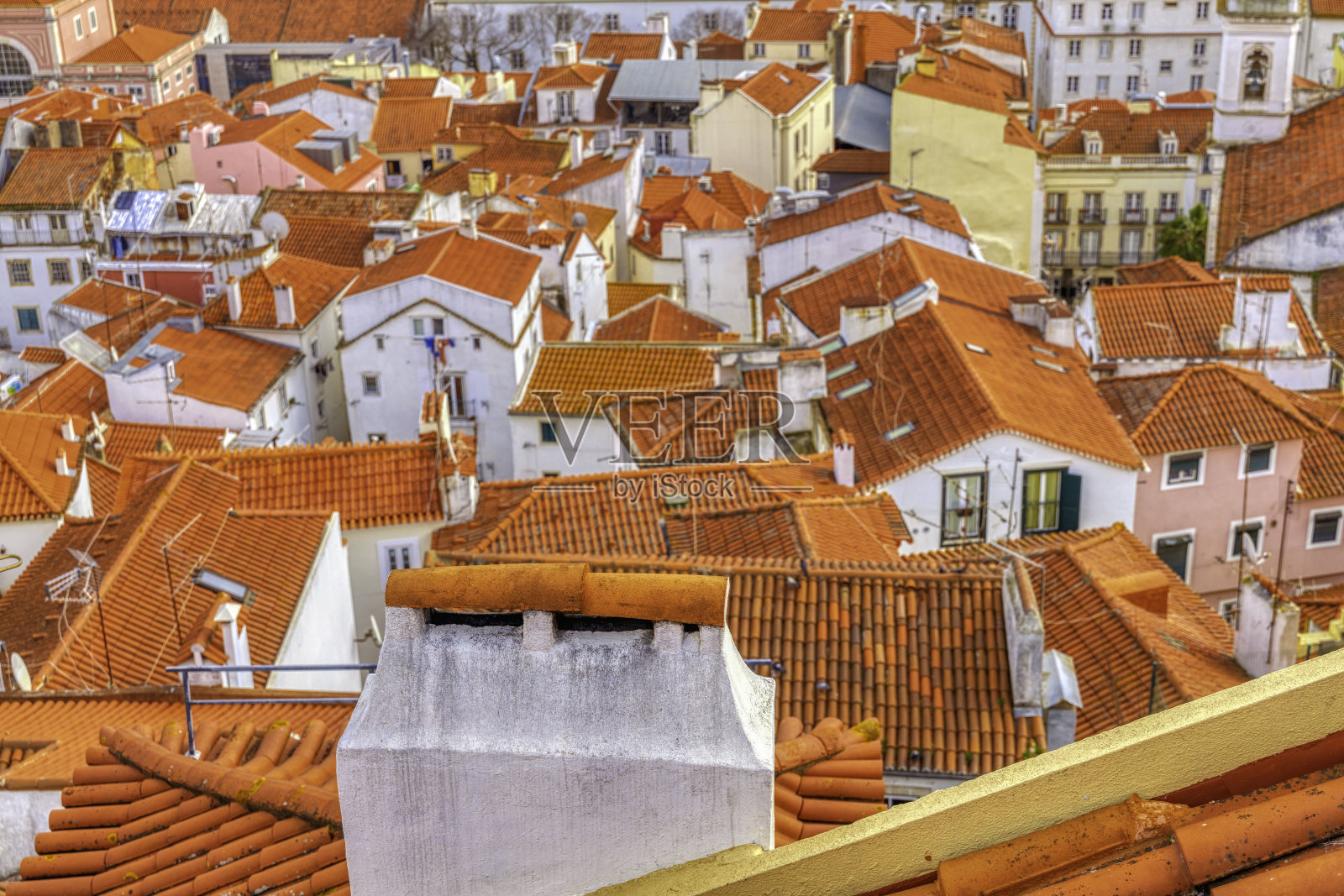 里斯本阿尔法玛区的屋顶全景照片摄影图片