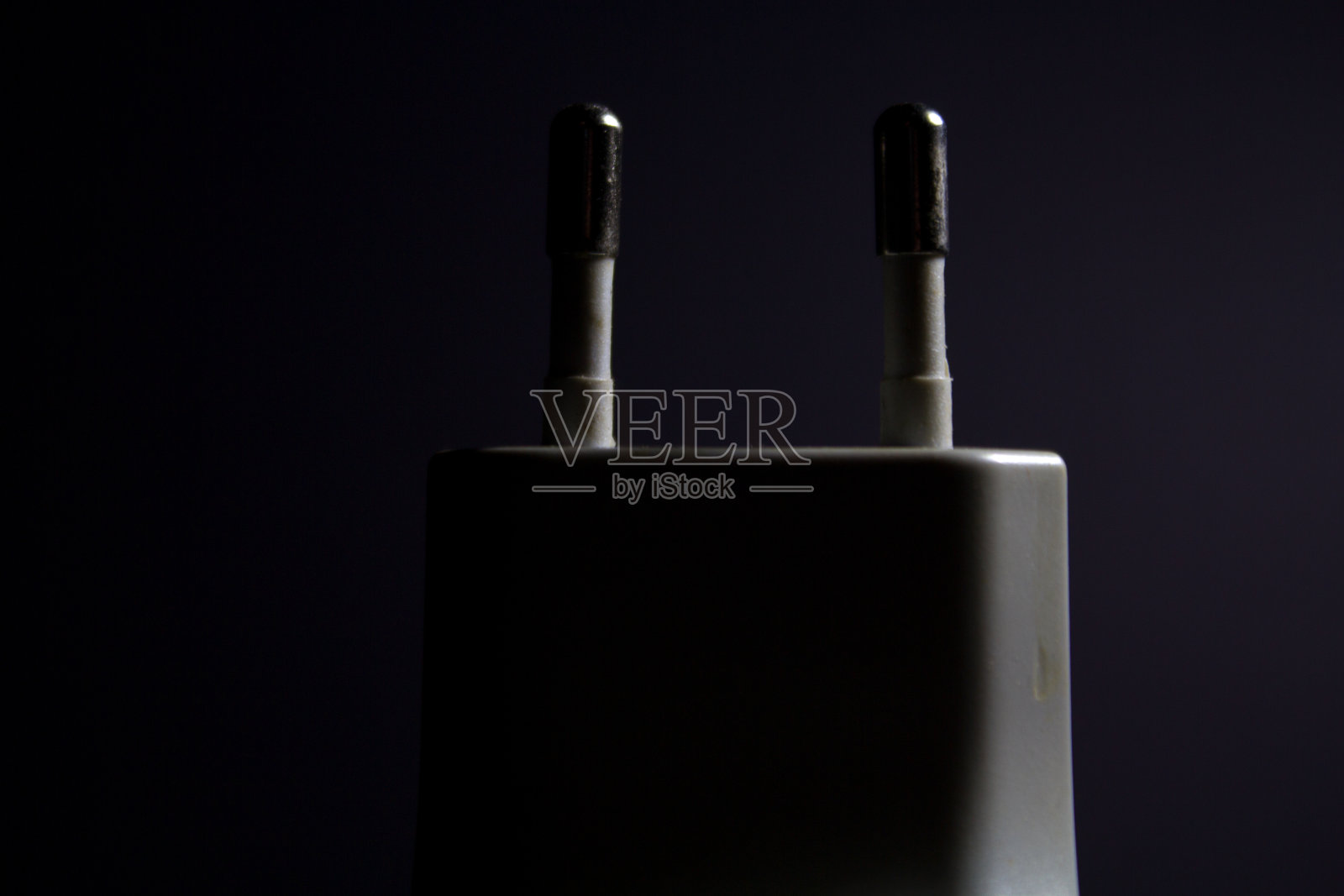 插入暗背景照片摄影图片