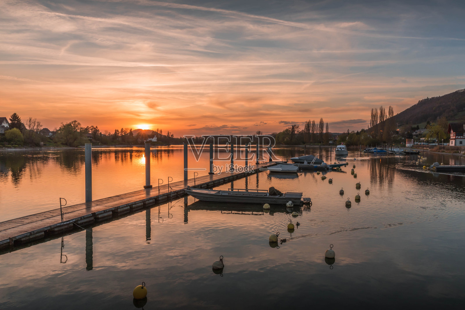 莱茵河上的日落照片摄影图片