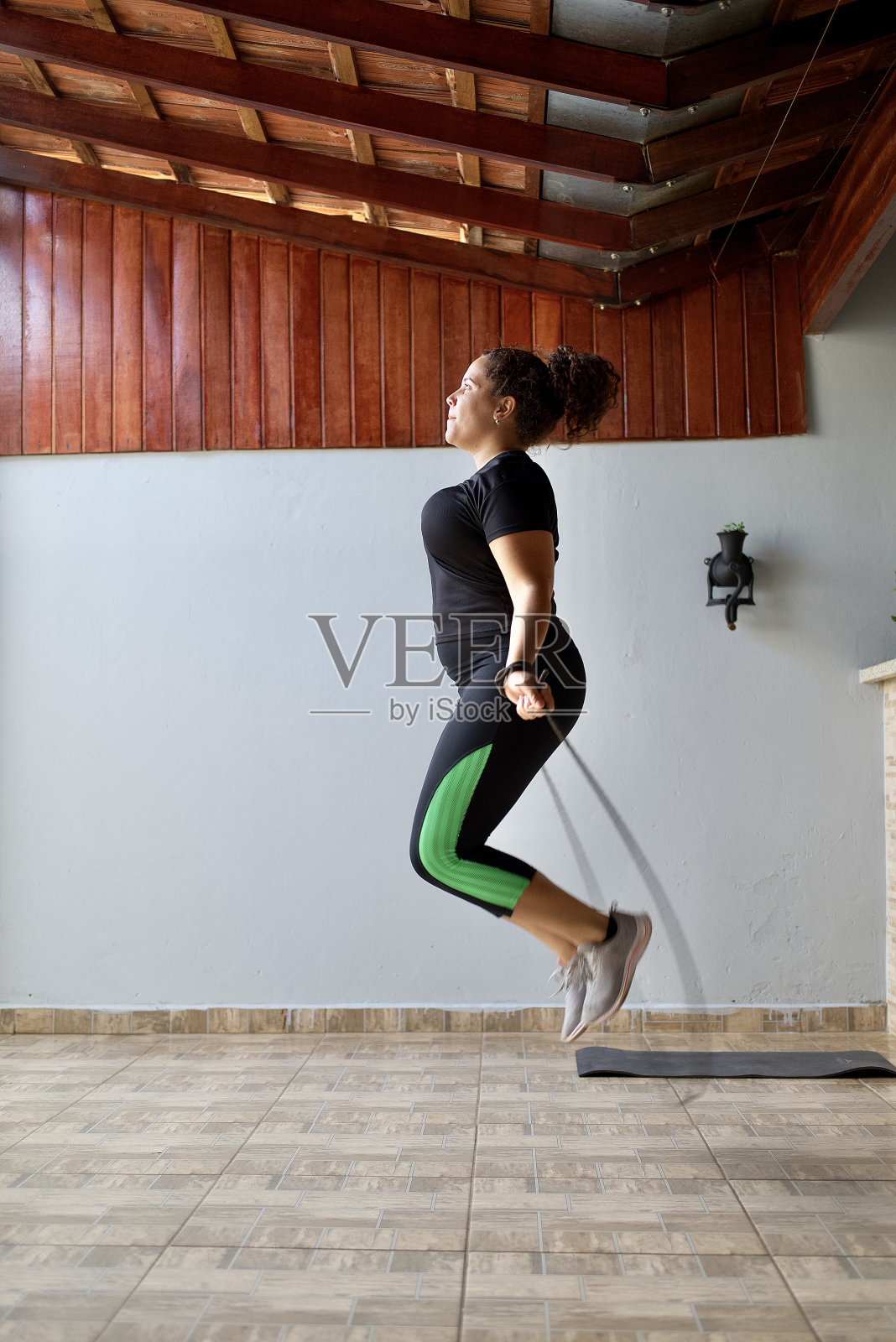 在家健身照片摄影图片