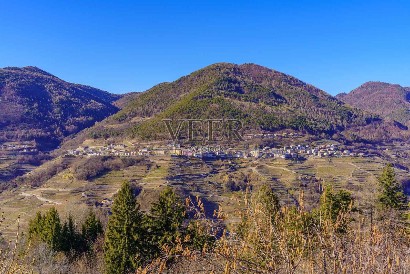 白云石山脉，在晴朗的冬日，特伦蒂诺照片摄影图片