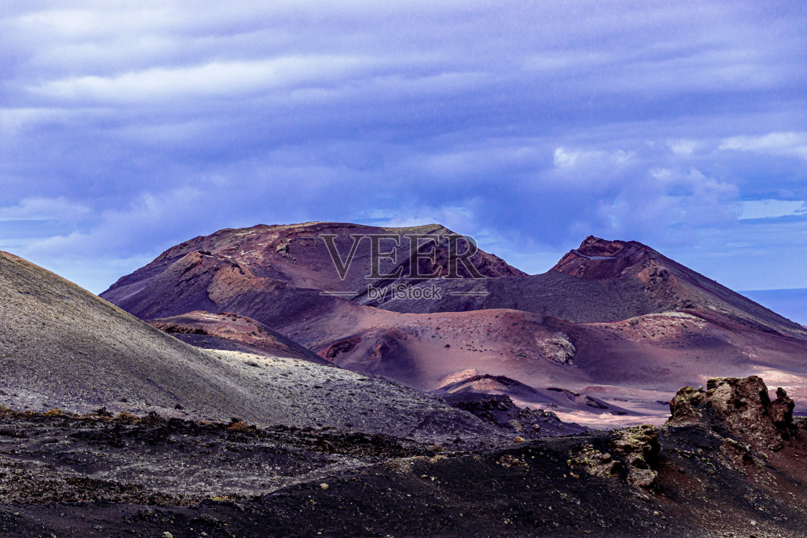 火山景观，火山口，西班牙，兰萨罗特，蒂曼法亚照片摄影图片