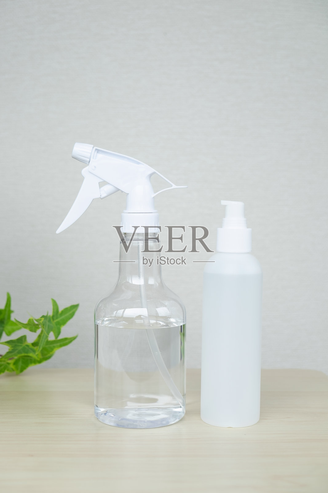 消毒用酒精喷雾和凝胶照片摄影图片