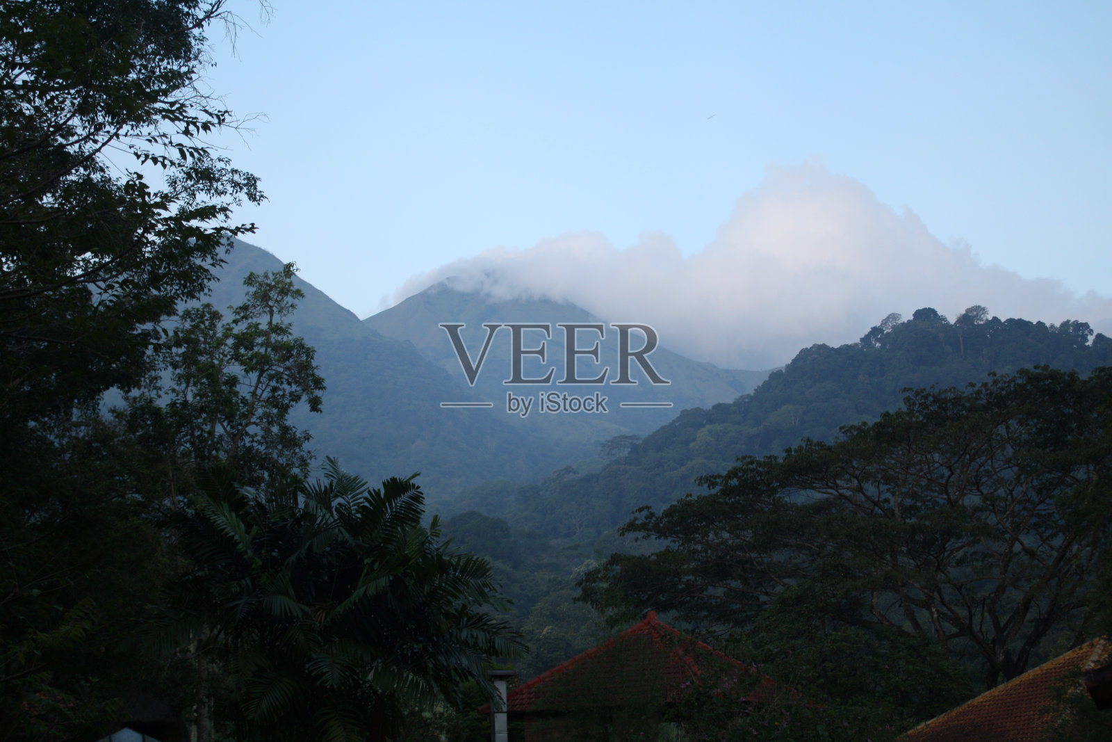 自然景观山景与多云天空股票照片照片摄影图片