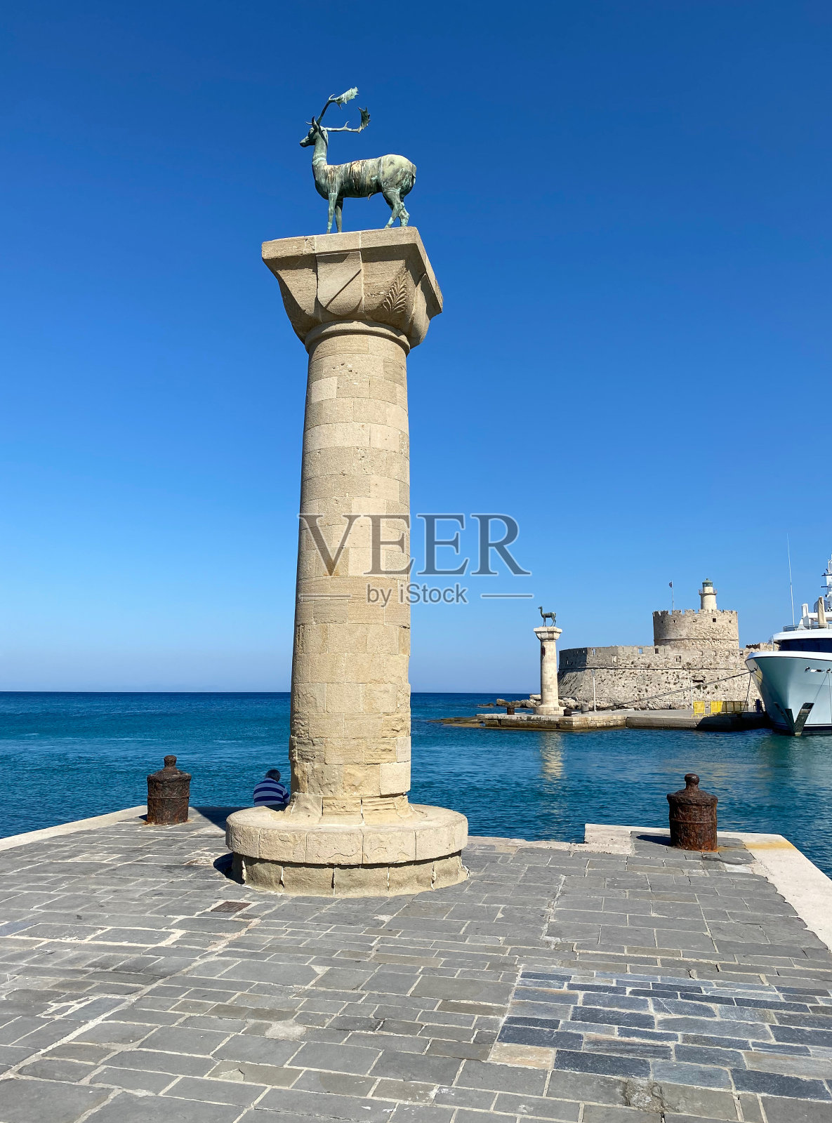 希腊罗德岛的巨像照片摄影图片