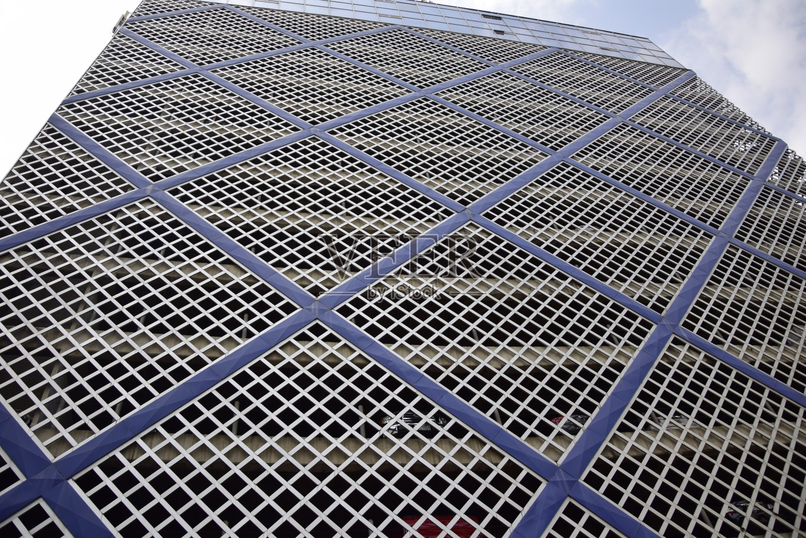 具有对称立面的现代停车场建筑。瓜亚基尔照片摄影图片