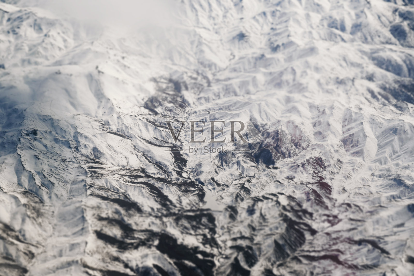 云雪山的鸟瞰图照片摄影图片