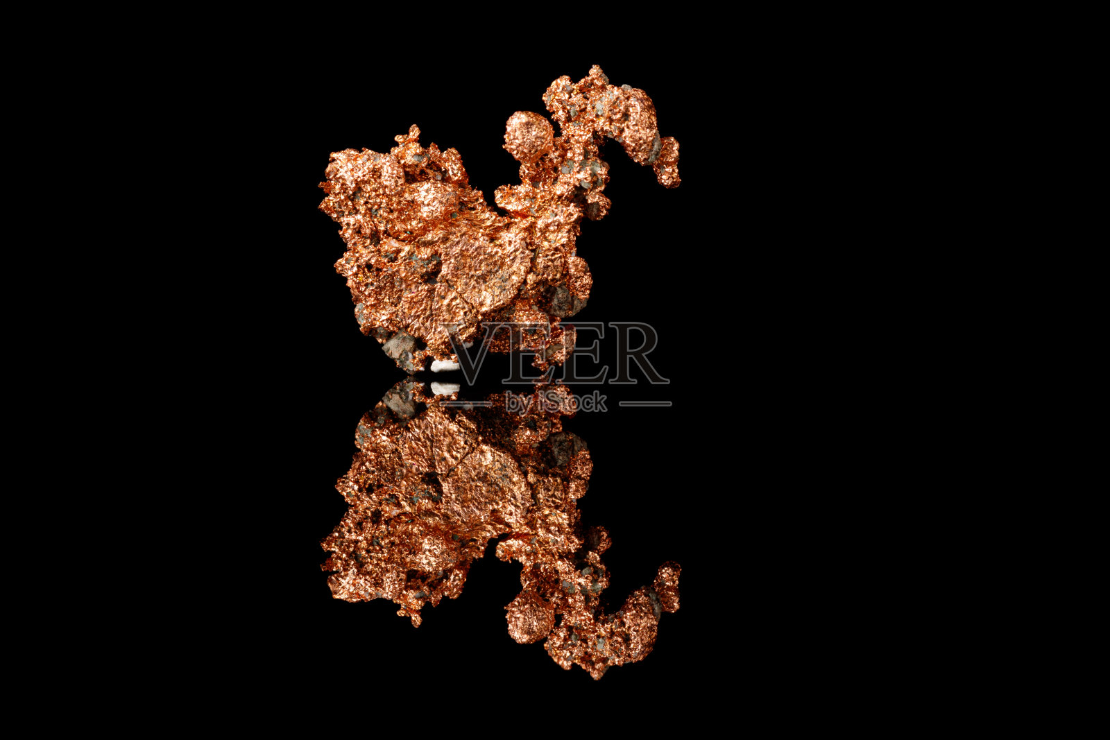 宏观矿物石铜在黑色背景照片摄影图片