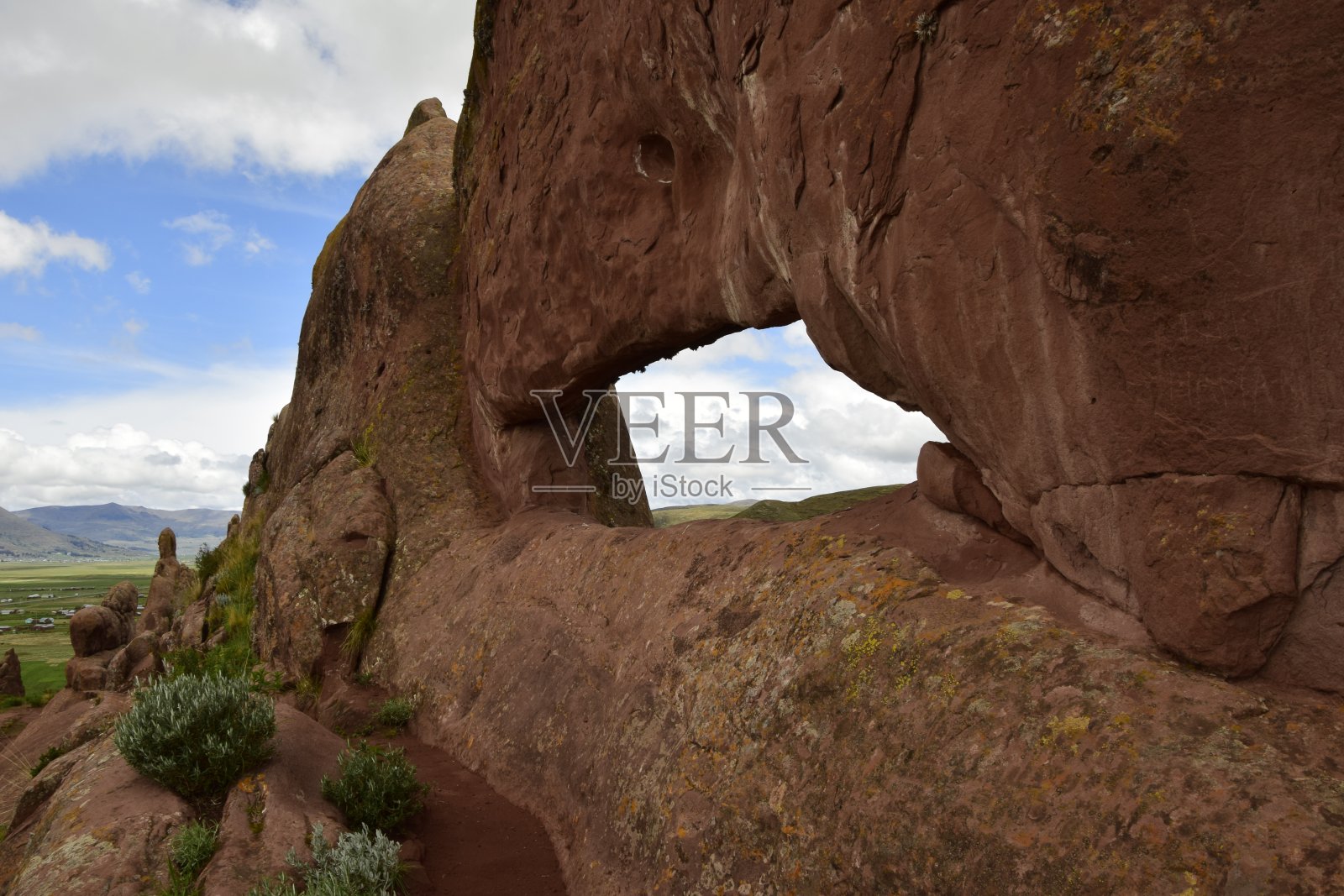 Hayu Mark(众神之门)附近的棕色岩石，秘鲁WILLKA UTA, HAYUMARKA Gate。普诺秘鲁照片摄影图片